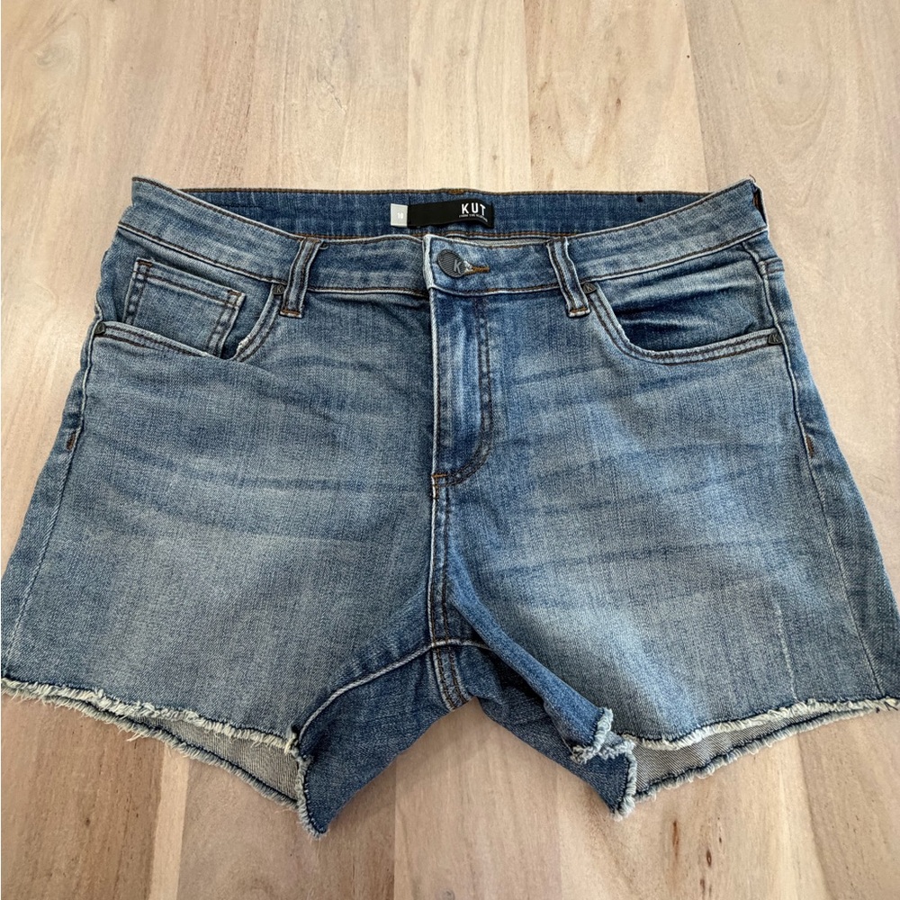 Kut From The Kluth Gidget Fray Short Medium Wash Women’s Size 10